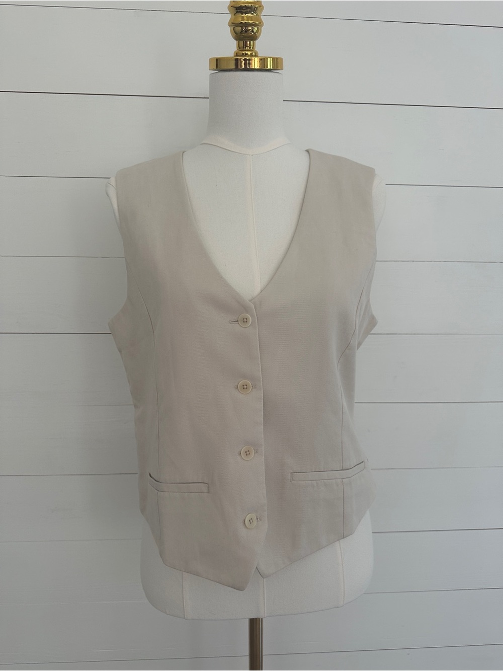 Vuori Women's Button-Front V-Neck Vest